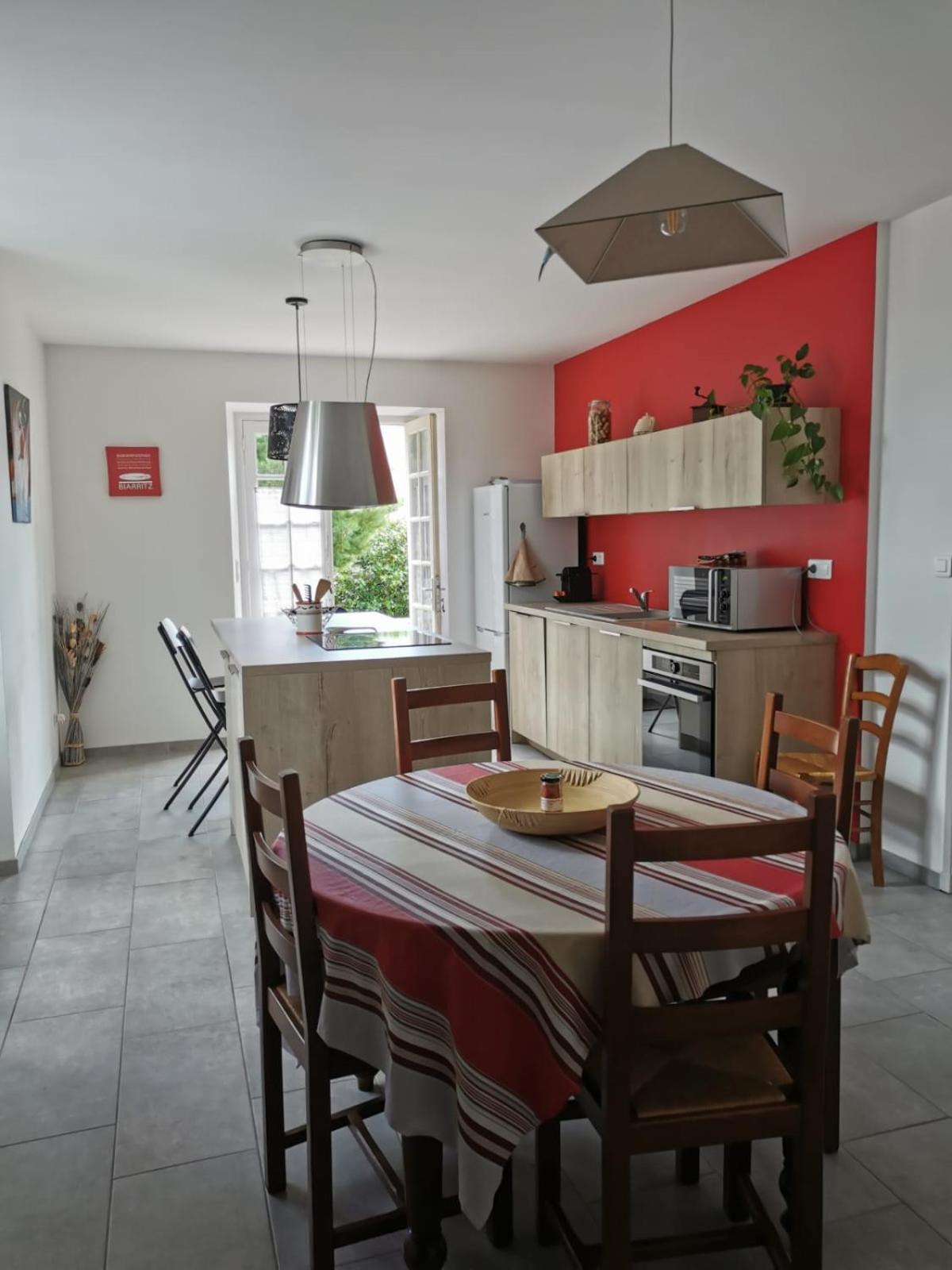 Logement Calme Et Authentique A เอสเพอแลต ภายนอก รูปภาพ